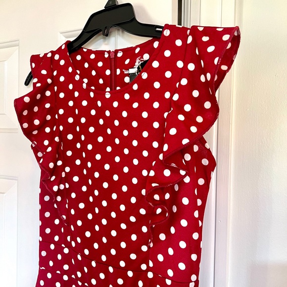 IHot Red polkadot swing dress with pockets. - Picture 2 of 5